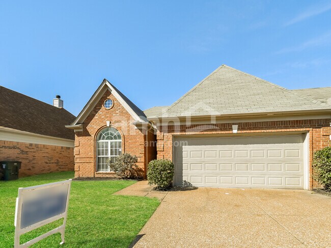 Foto del edificio - 2199 Purple Leaf Ln