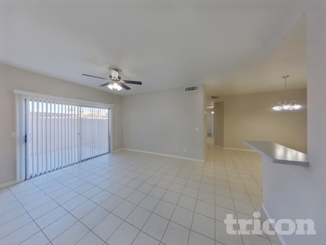 Foto del edificio - 1406 W Emerald Ave