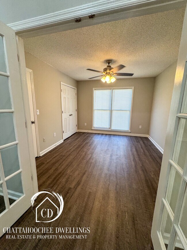 Building Photo - 4571 Mayo Dr