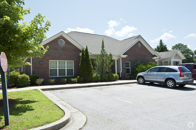 Building Photo - Greenville Commons