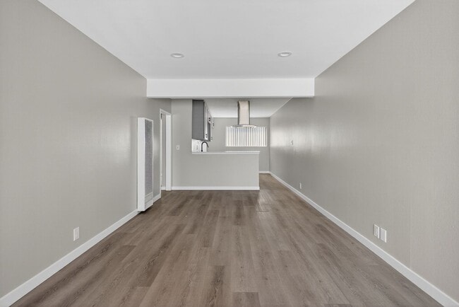Building Photo - 10442 Lampson Ave