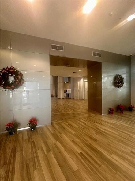 Photo - 1750 N Bayshore Dr Apartment