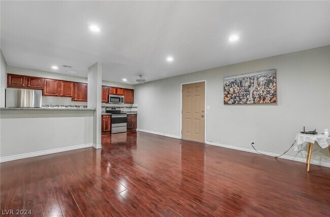 Building Photo - 4330 Sandy River Dr