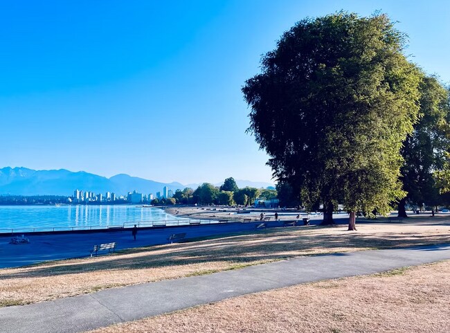 Photo du bâtiment - Live in the Heart of Kitsilano