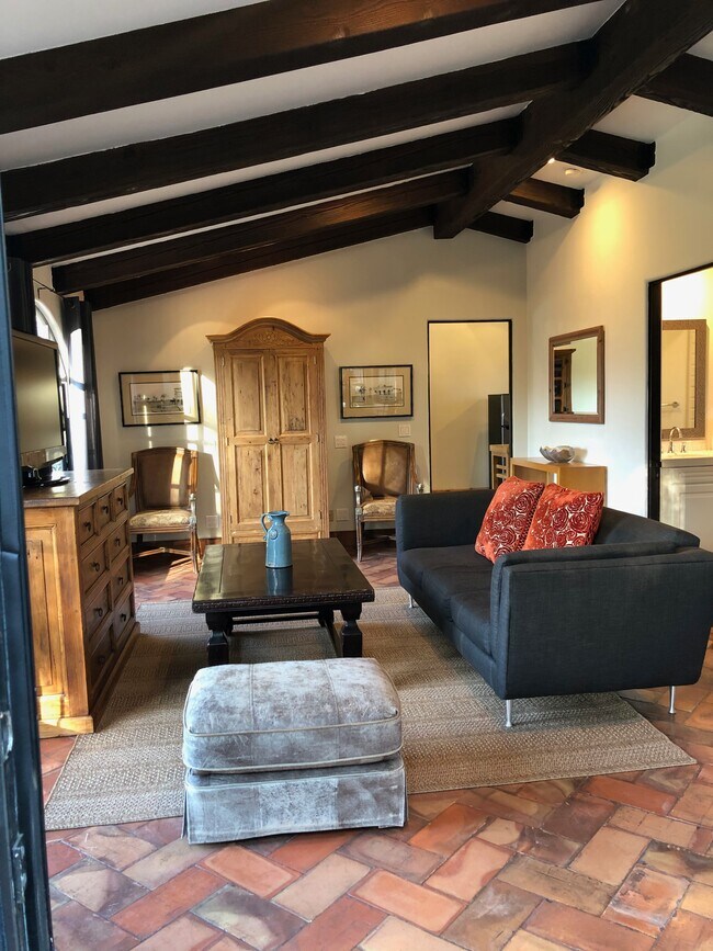 Foto del edificio - 23806 Malibu Crest Dr
