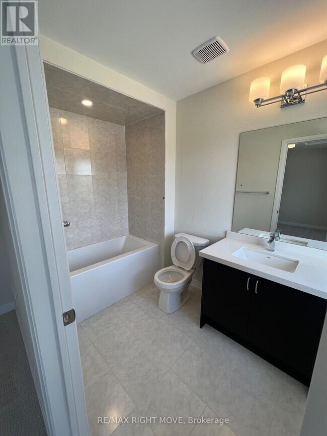 Building Photo - 3701 Quayside Dr