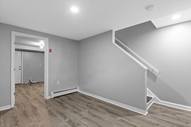Building Photo - 505 Howard Ave