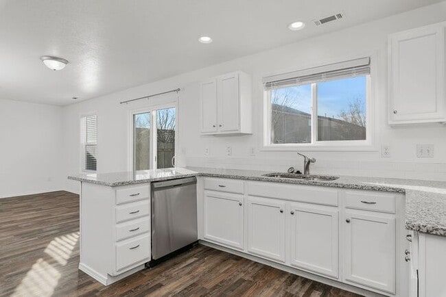 Building Photo - Amazing Single Family Home for Rent in Boise