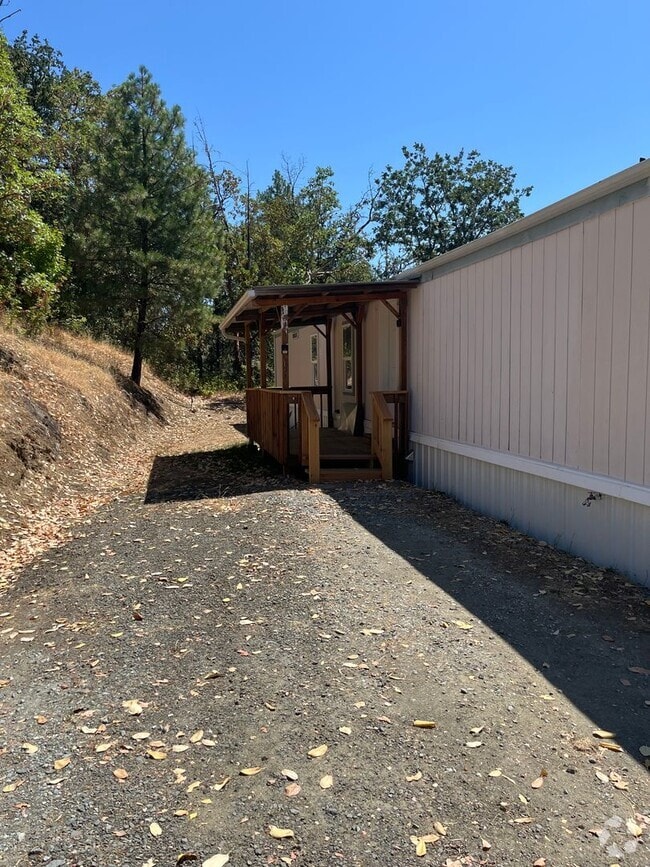 Building Photo - 1267 Yokum Rd