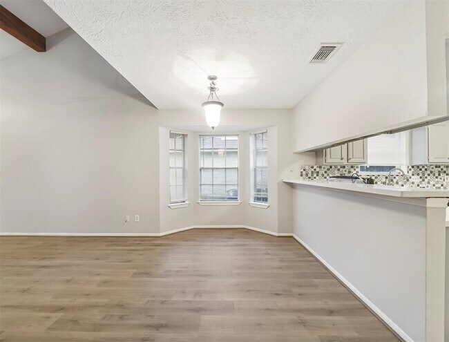 Foto del edificio - 23227 Timberbrook Dr