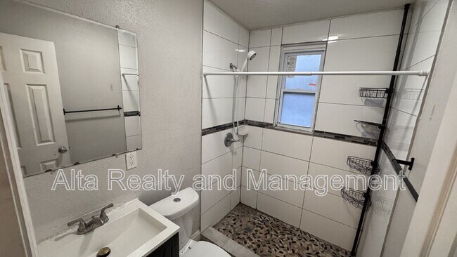 Building Photo - 1245 W 30th St