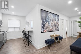 Building Photo - 595 St Clair Ave W