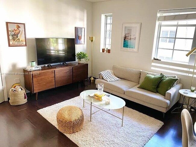 Building Photo - 435 21st St