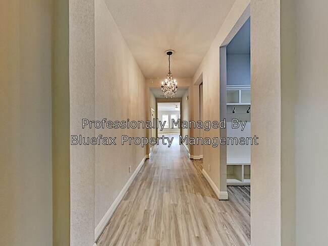 Building Photo - 13910 Tribeca