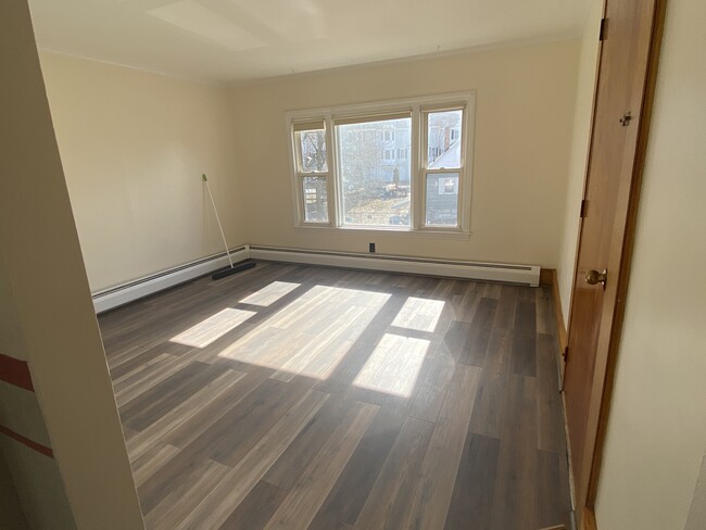 Building Photo - 119 Hildreth St
