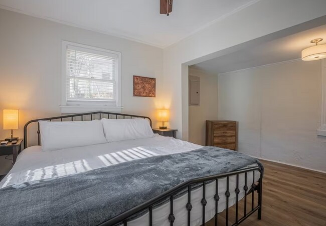 Foto del edificio - Athens Cottage 1 Bedroom and 1 Bathroom Available for Pre-Leasing!