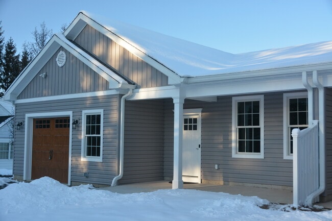 Foto del edificio - 4893 W Swamp Rd