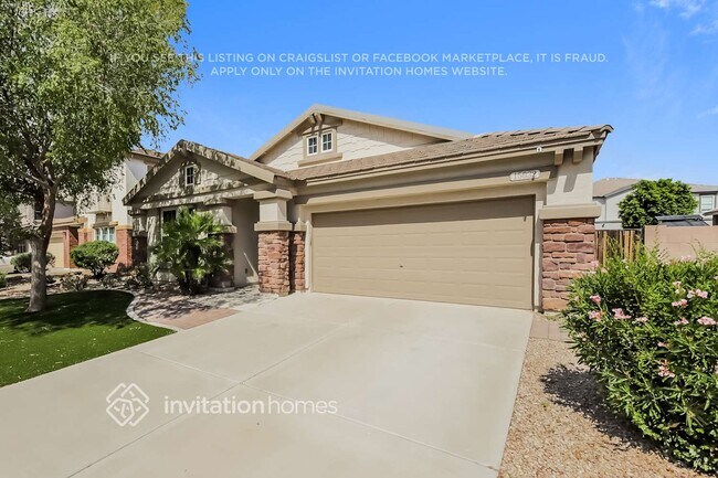 Foto del edificio - 15032 W Desert Mirage Dr