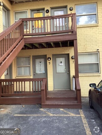 Building Photo - 561 Formwalt St SW
