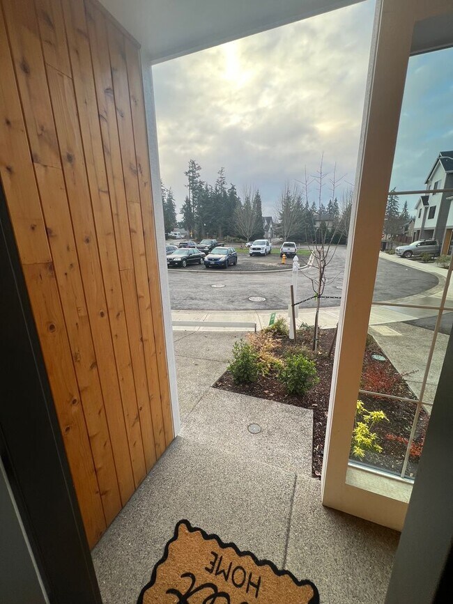 Building Photo - Stunning Tigard Home with Private In-Law Suite & Flexible Living Options