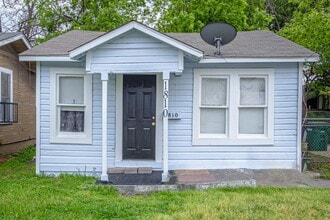 Building Photo - 1810 Burnet St