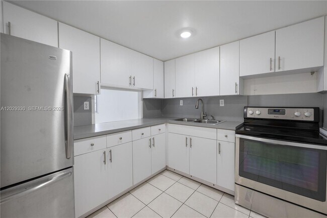 Foto del edificio - 16710 NE 9th Ave