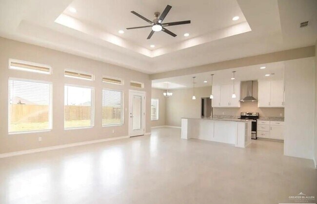 Building Photo - 20 Barbwire Ln