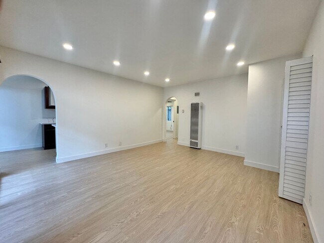 Foto del edificio - 3608 Keystone Av