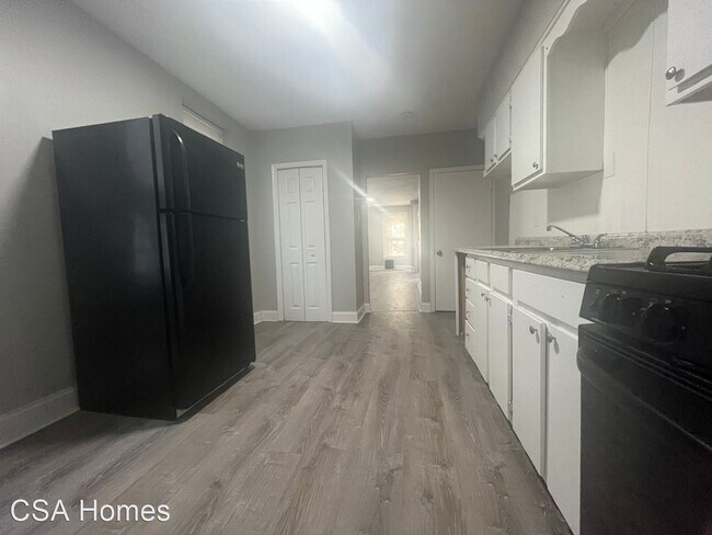 Building Photo - 3 br, 1 bath House - 639 Walnut St