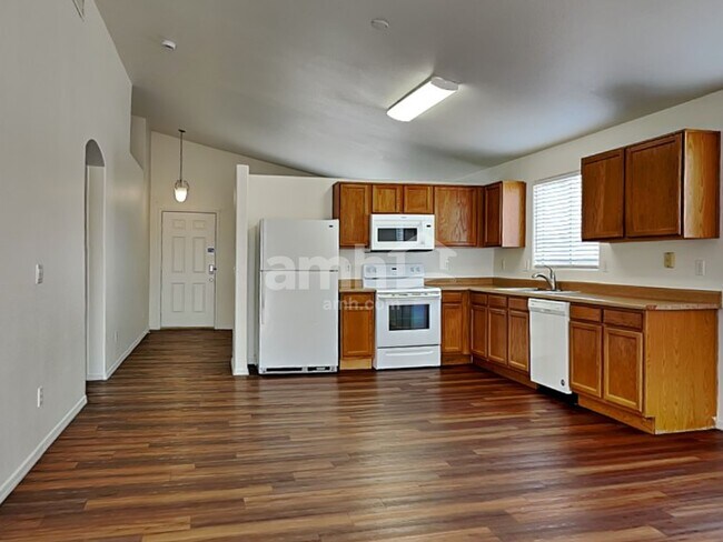 Foto del edificio - 8208 W Apache St