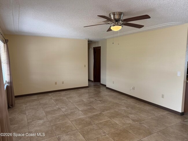 Foto del edificio - 472 Newfound Harbor Dr