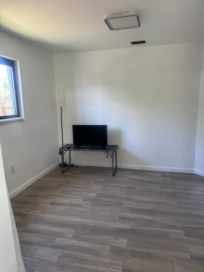 Foto del edificio - 11229 SW 6th St