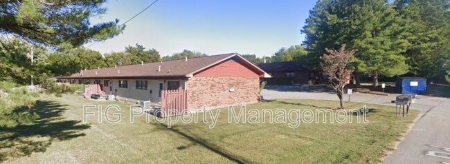 Building Photo - 1810 Lively Rd
