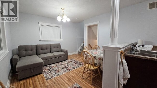 Building Photo - 10 Doll Ct