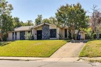 Building Photo - 2504 Magna Vista Dr