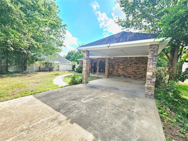 Building Photo - 5122 Dickens Rd