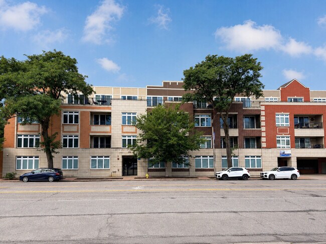 Foto del edificio - 1202 Waukegan Rd