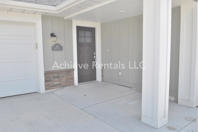 Building Photo - 230 W 1550 N