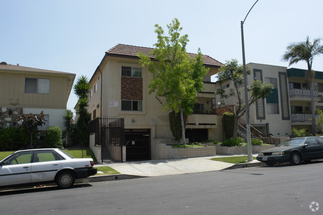 Building Photo - Rosewood III Apartments