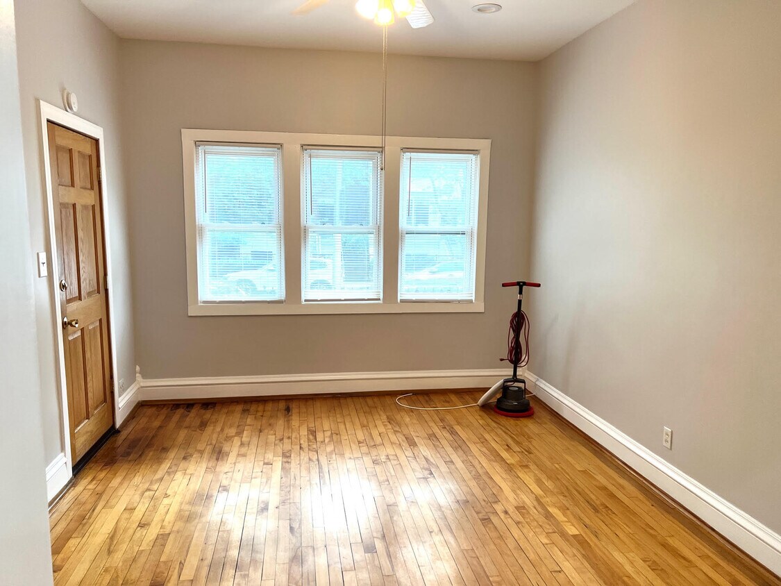 Foto principal - 2642 W Medill Ave
