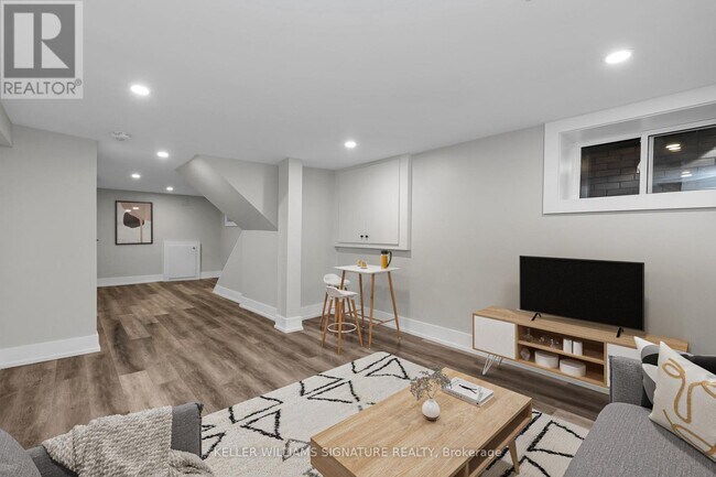 Building Photo - 43 Carrick Ave