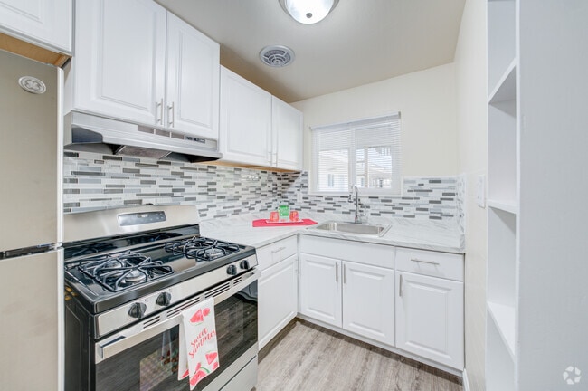 Building Photo - Shamor Apartments