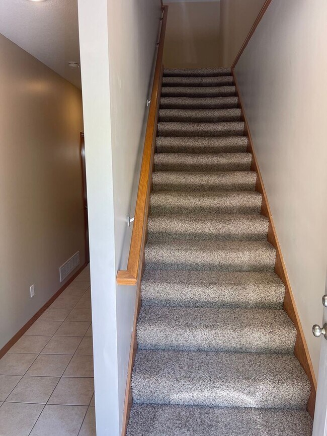 Building Photo - 27-28 Cherry Hill Ct - Hampton, IL