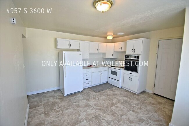 Foto del edificio - Updated 2 Bed Taylorsville Unit! No Deposi...