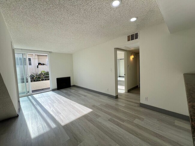 Building Photo - 3715 S Canfield Ave