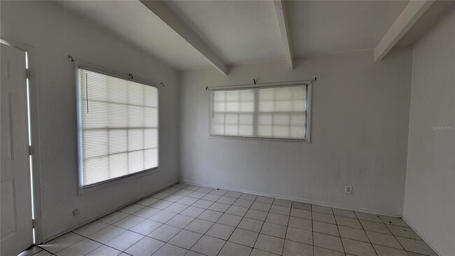 Foto del edificio - 1336 Warrington Wy