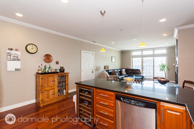 Foto del edificio - 1347 N Ashland Ave