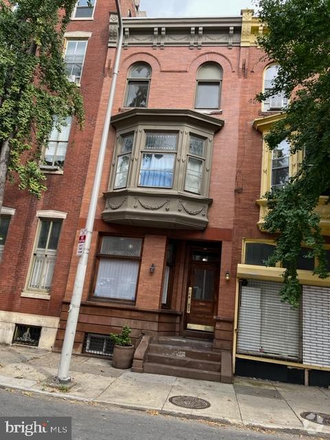 Building Photo - 423 S 15th St