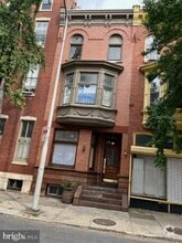 Building Photo - 423 S 15th St