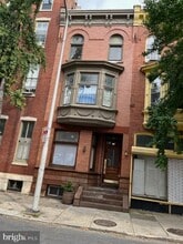 Building Photo - 423 S 15th St